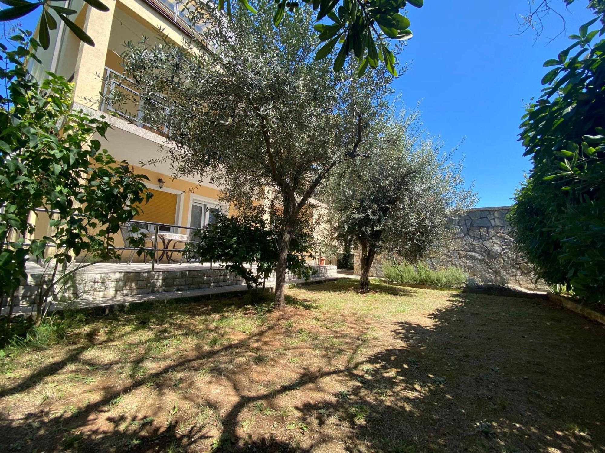 Apartments Topic & Krk Central Location Veglia Exterior foto